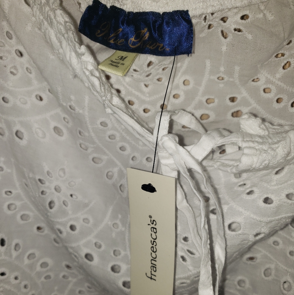 NWT Francesca white Eyelet Misses Sz M off shoulder Shirt Blouse - Picture 2 of 7